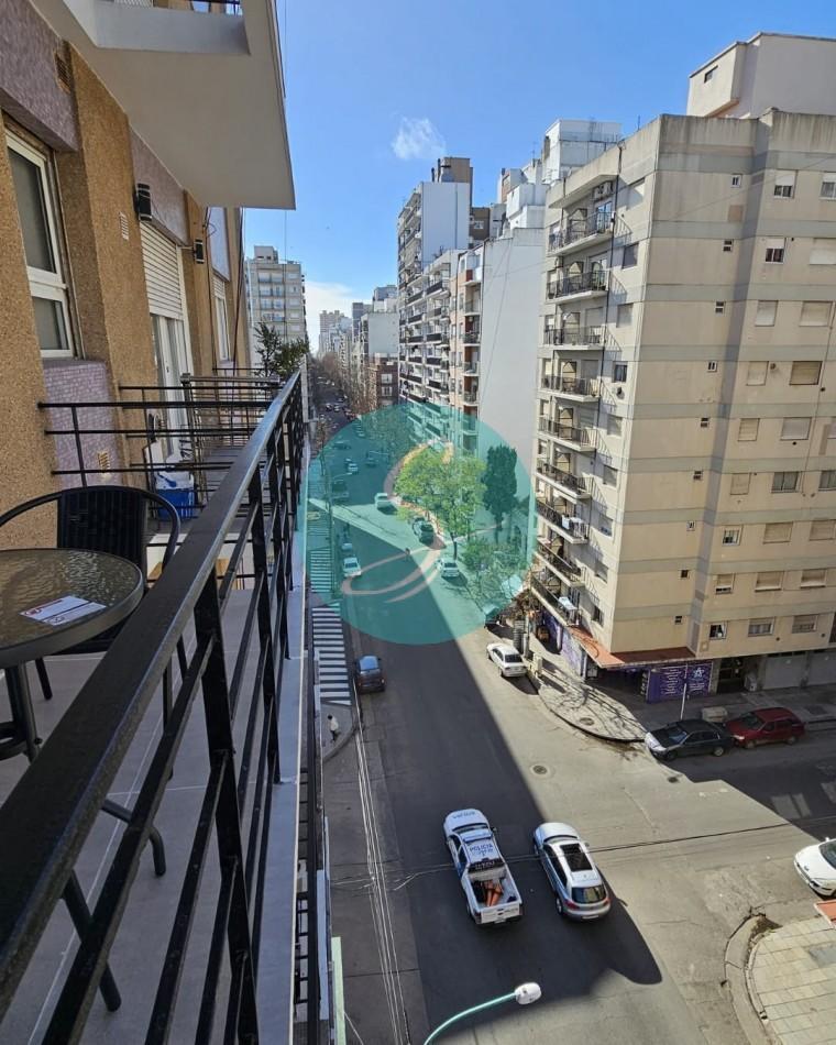 Foto de Departamento de 2 ambientes, con dependencia y balcon saliente al frente, imagen 4