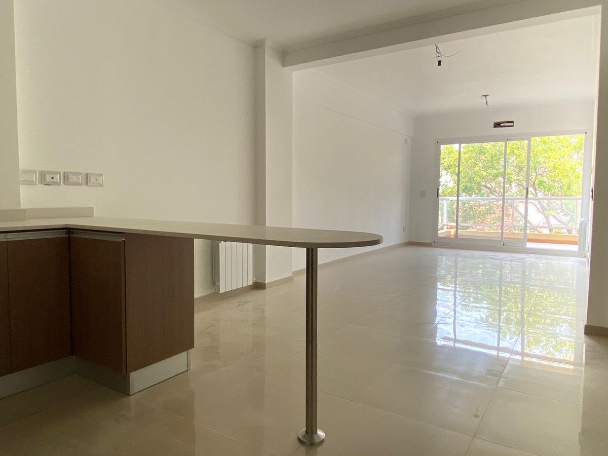 Venta Departamento - Semipisos 3 Ambientes a Estrenar - Plaza Irlanda 5