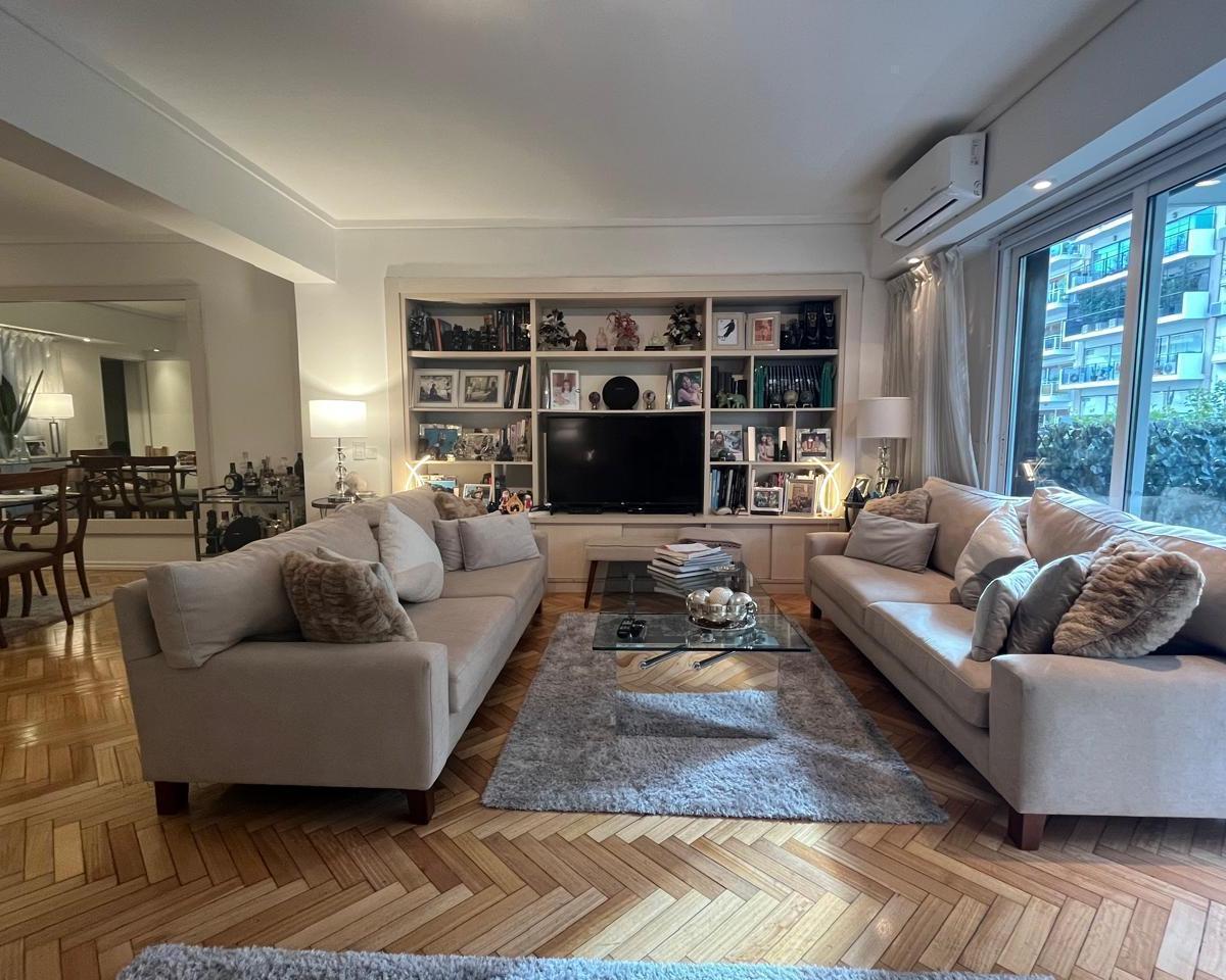 Venta. Departamento 4 Ambientes. Recoleta. Balcón. Cochera. 5