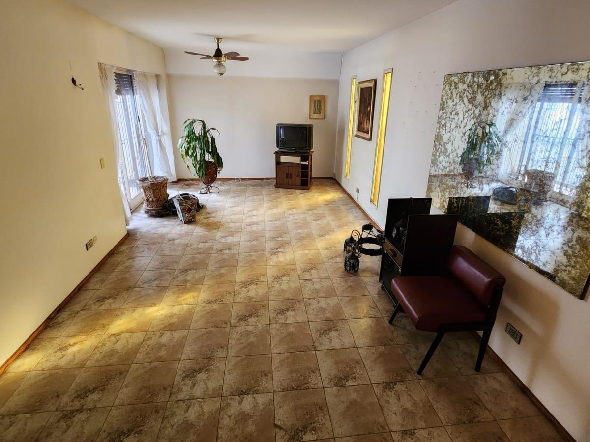 Venta. Departamento Caballito 4 Ambientes. 2 Cocheras 3