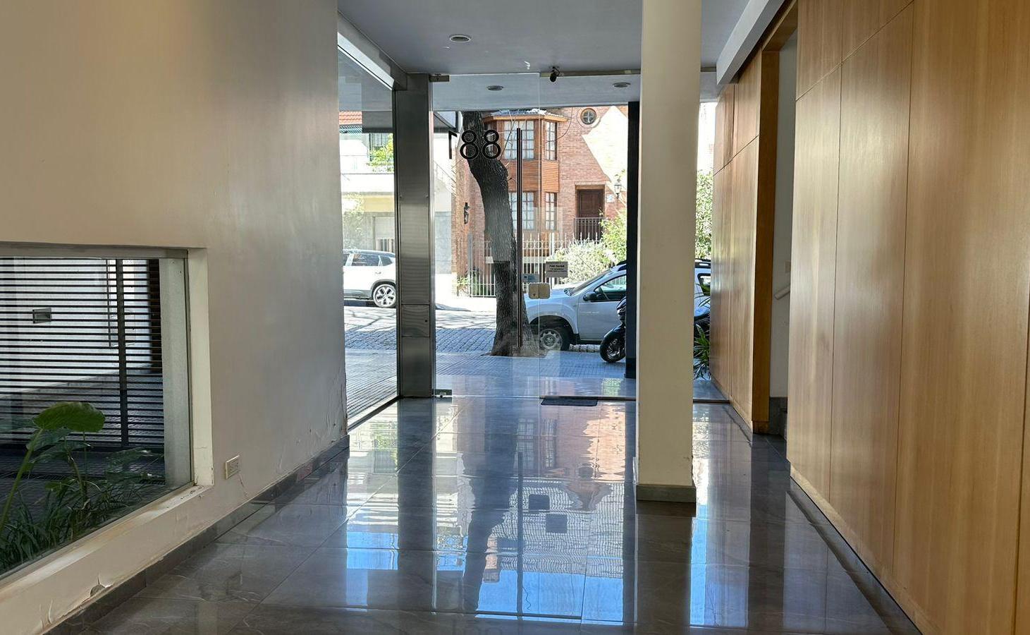Venta Departamento 2 ambientes habitación en suite y toilette - en San Jose de Calasanz al 800