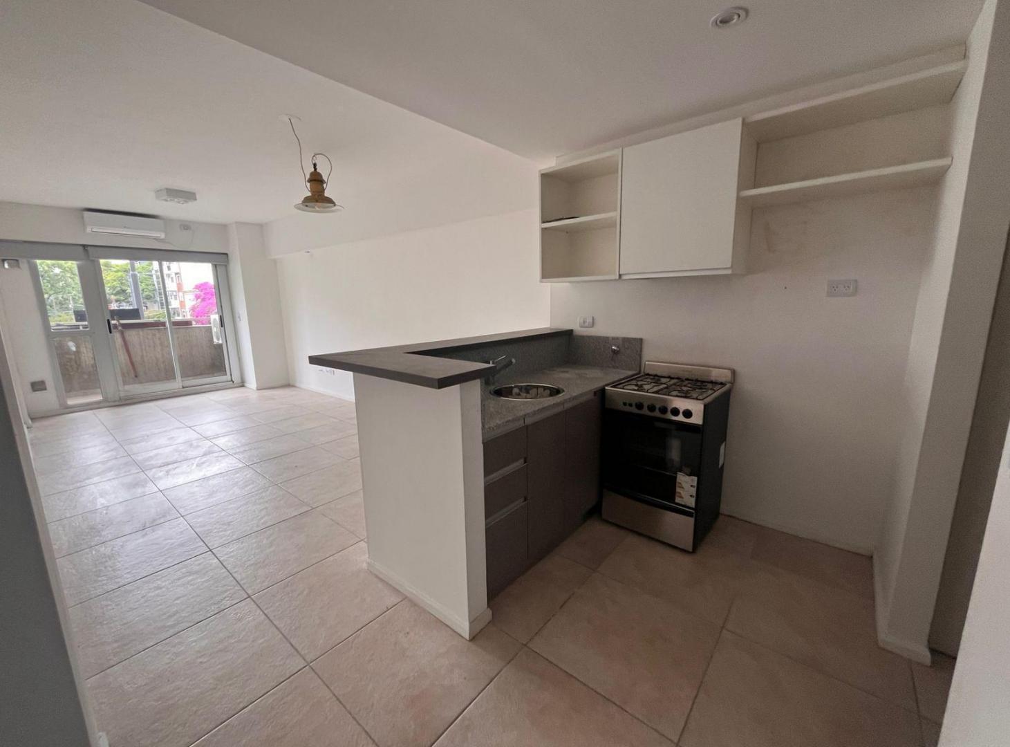 VENTA MONOAMBIENTE MODERNO EN RECOLETA CON PISCINA Y LAUNDRY