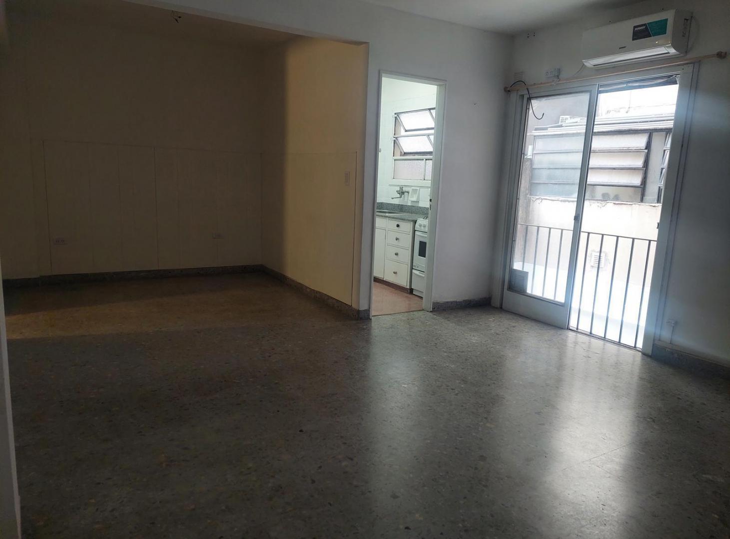 Foto de VENTA MONOAMBIENTE CABALLITO - LUMINOSO CON BAULERA, imagen 3