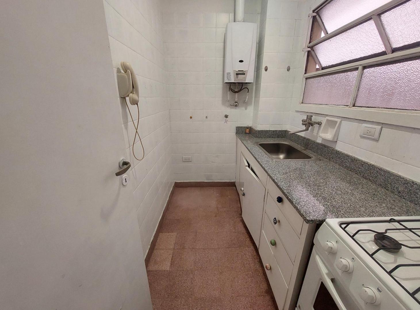 Foto de VENTA MONOAMBIENTE CABALLITO - LUMINOSO CON BAULERA, imagen 4