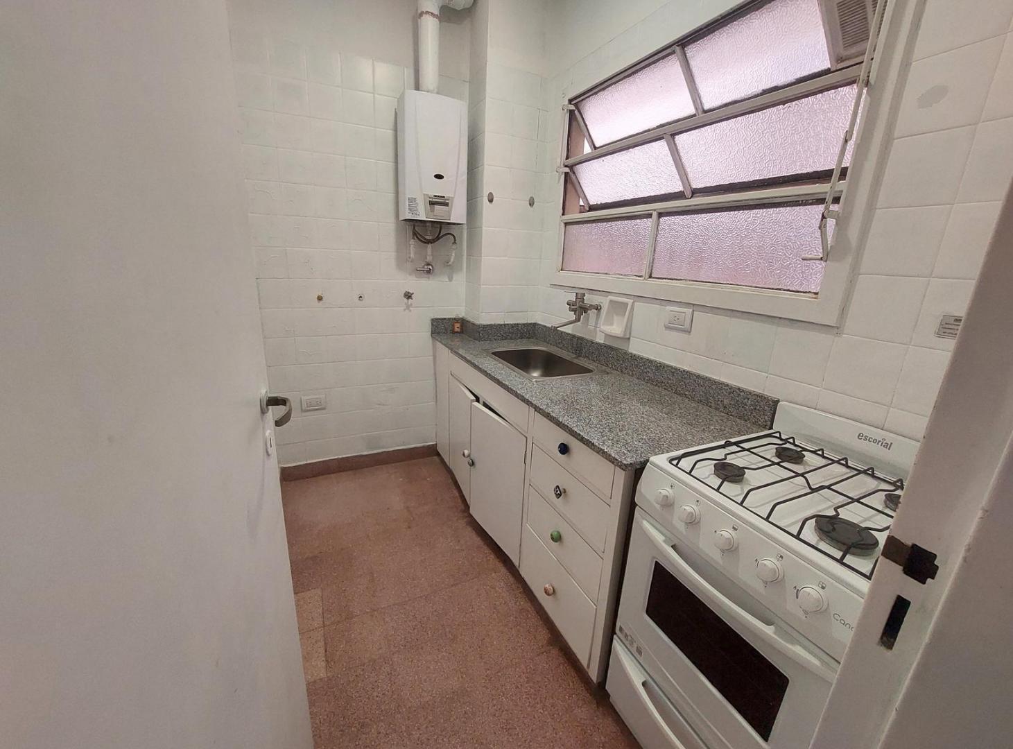 Foto de VENTA MONOAMBIENTE CABALLITO - LUMINOSO CON BAULERA, imagen 5