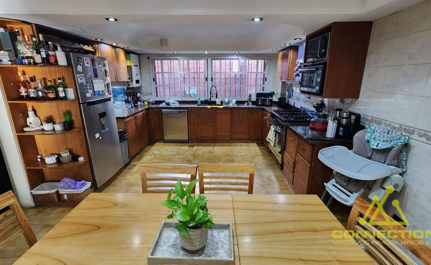 Venta Casa 6 ambientes en Villa Lugano. 3 Cocheras, patio, balcón terraza. Jardín al frente 5