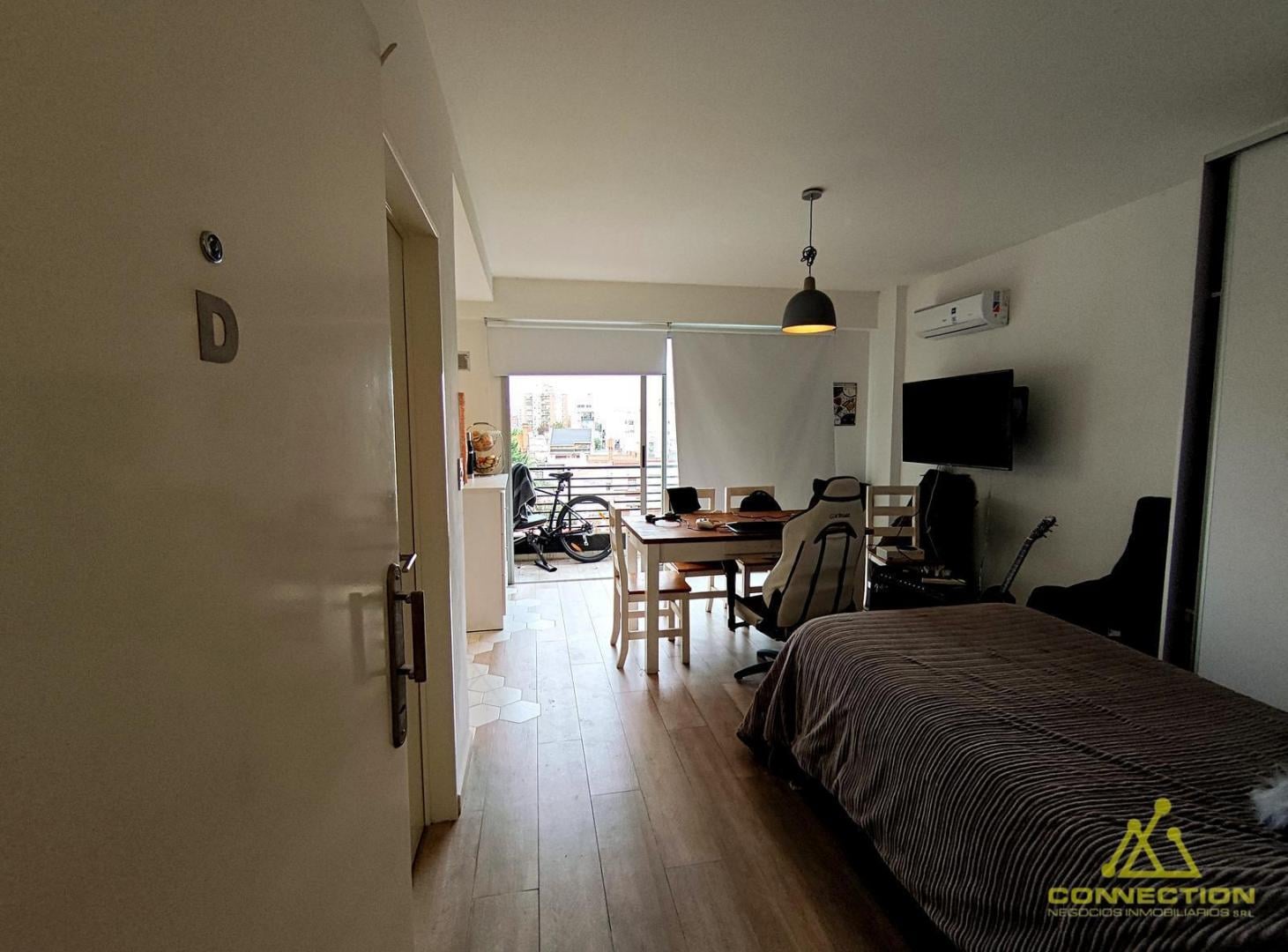 Departamento monoambiente en Villa del Parque - Contrafrente moderno con gran balcón