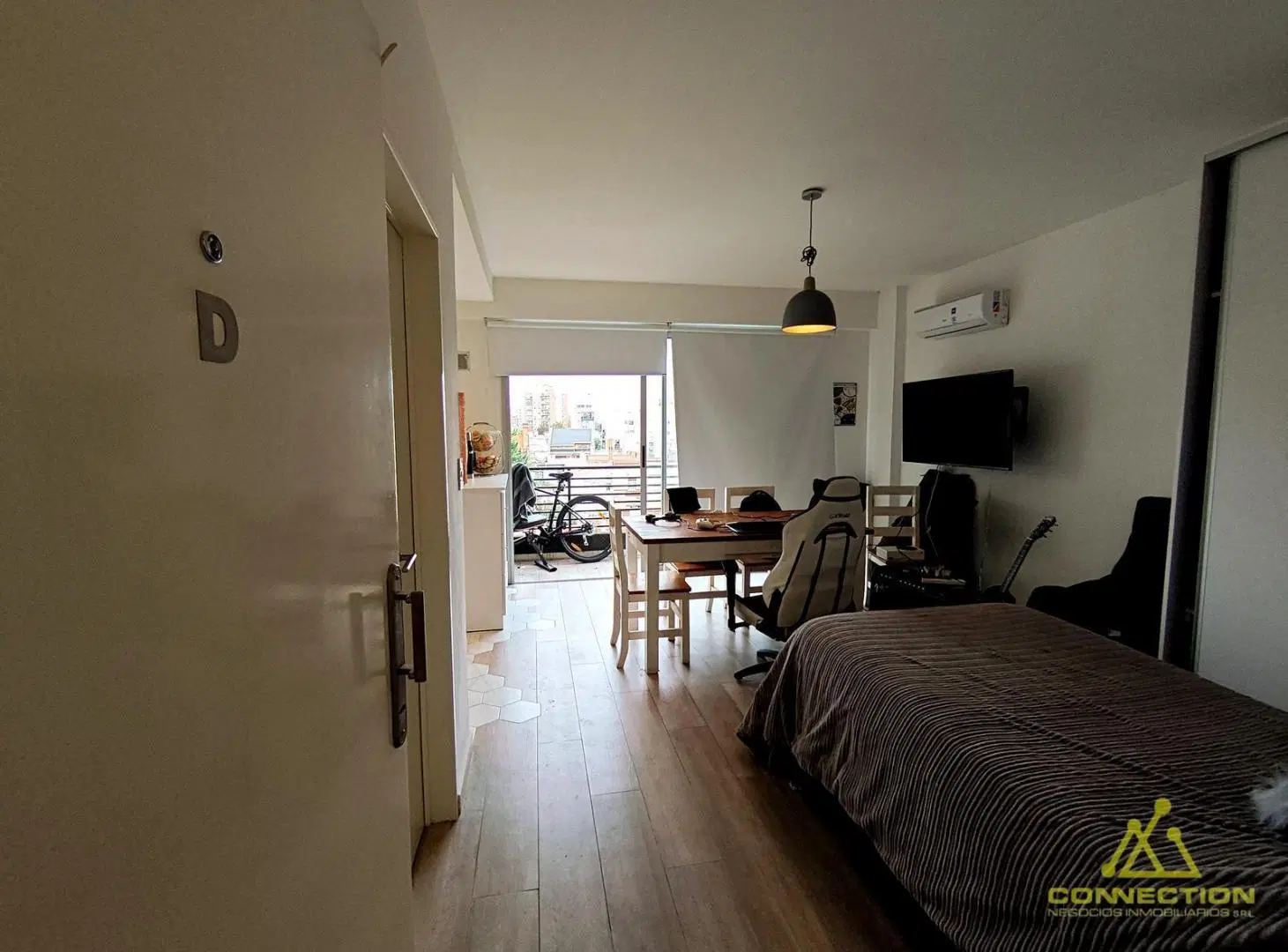Departamento monoambiente en Villa del Parque - Contrafrente moderno con gran balcón 5