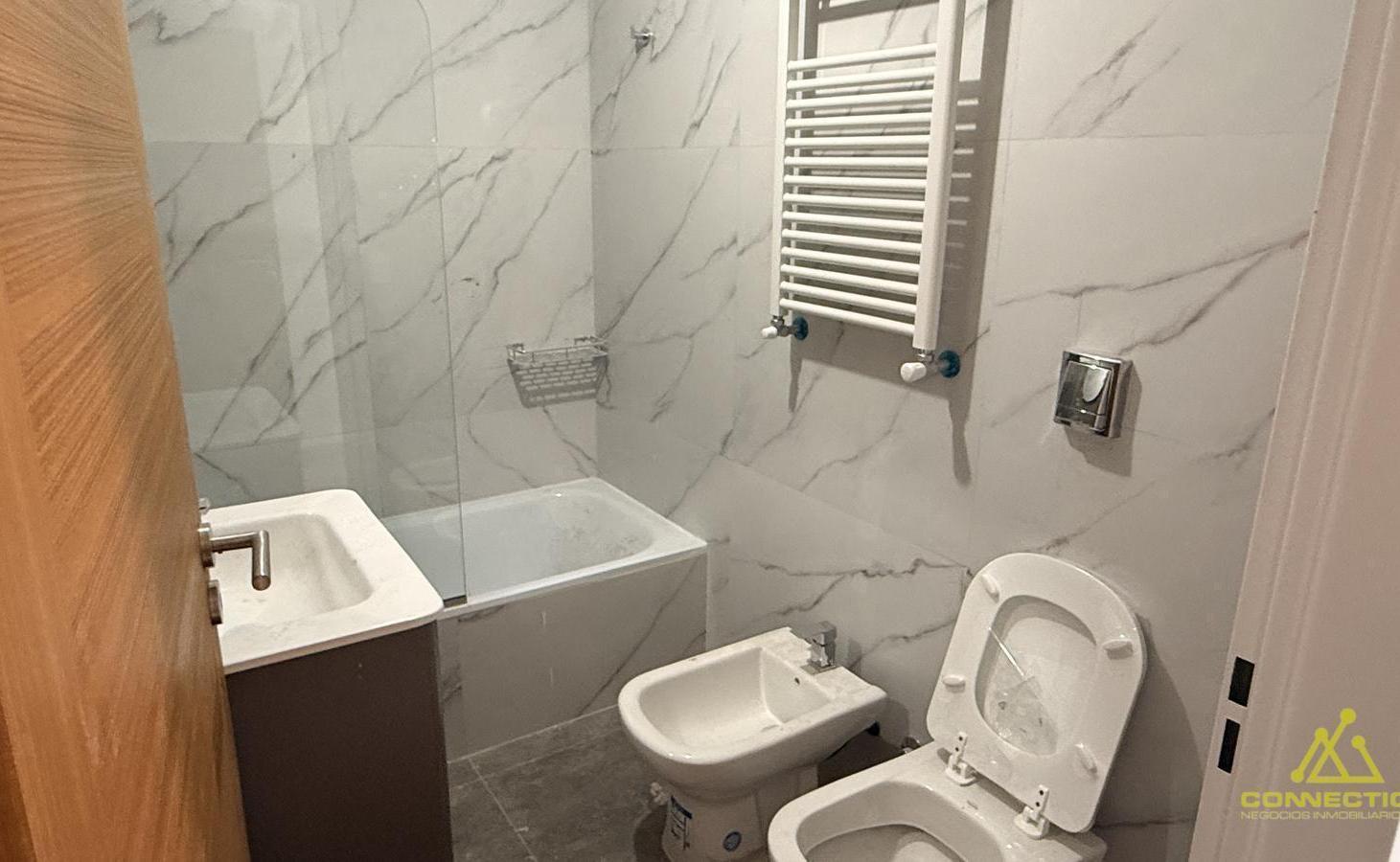 Foto de Venta Departamento 3 ambientes frente a Plaza - Lugano, imagen 2