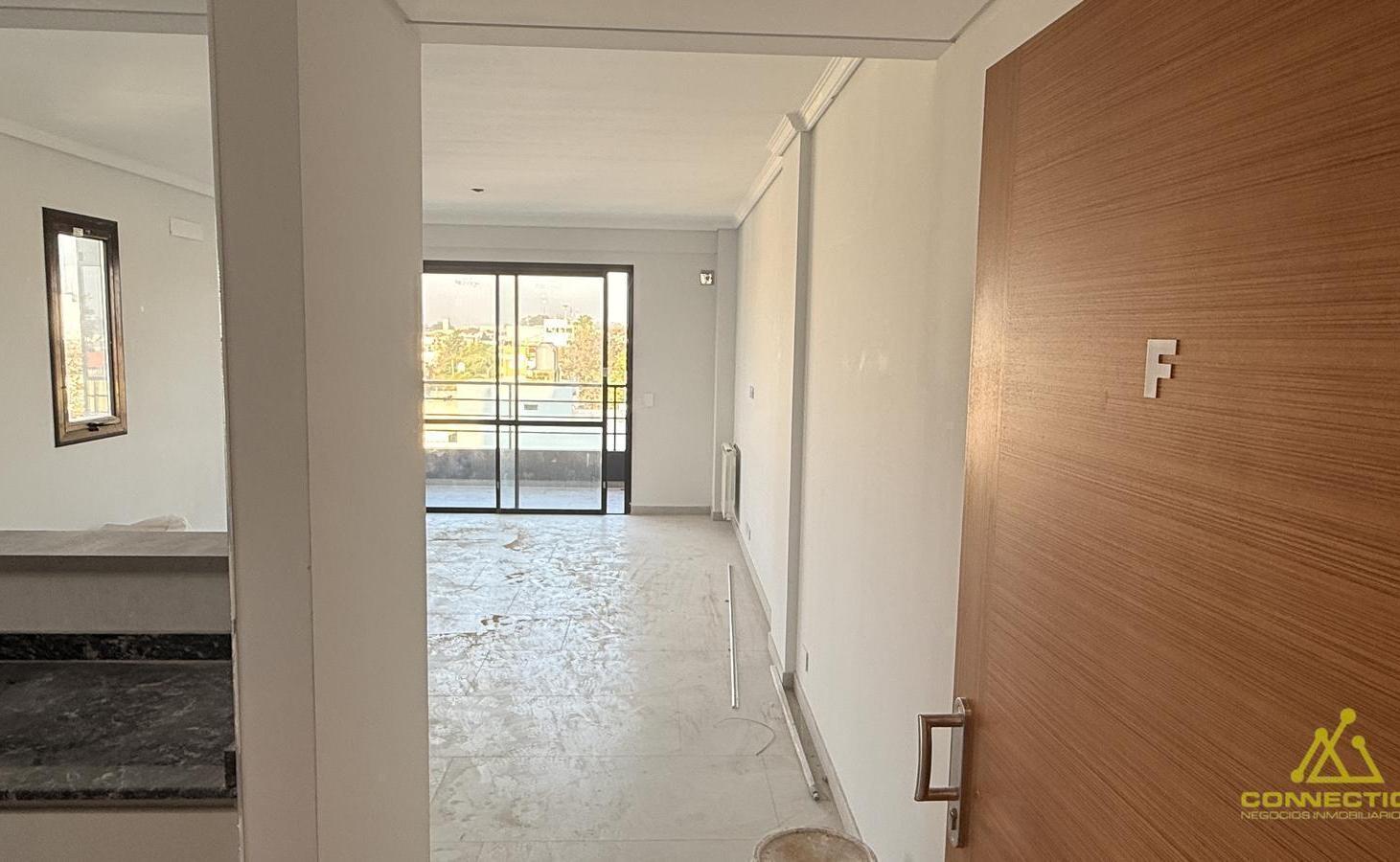 Venta Departamento 3 ambientes frente a Plaza - Lugano