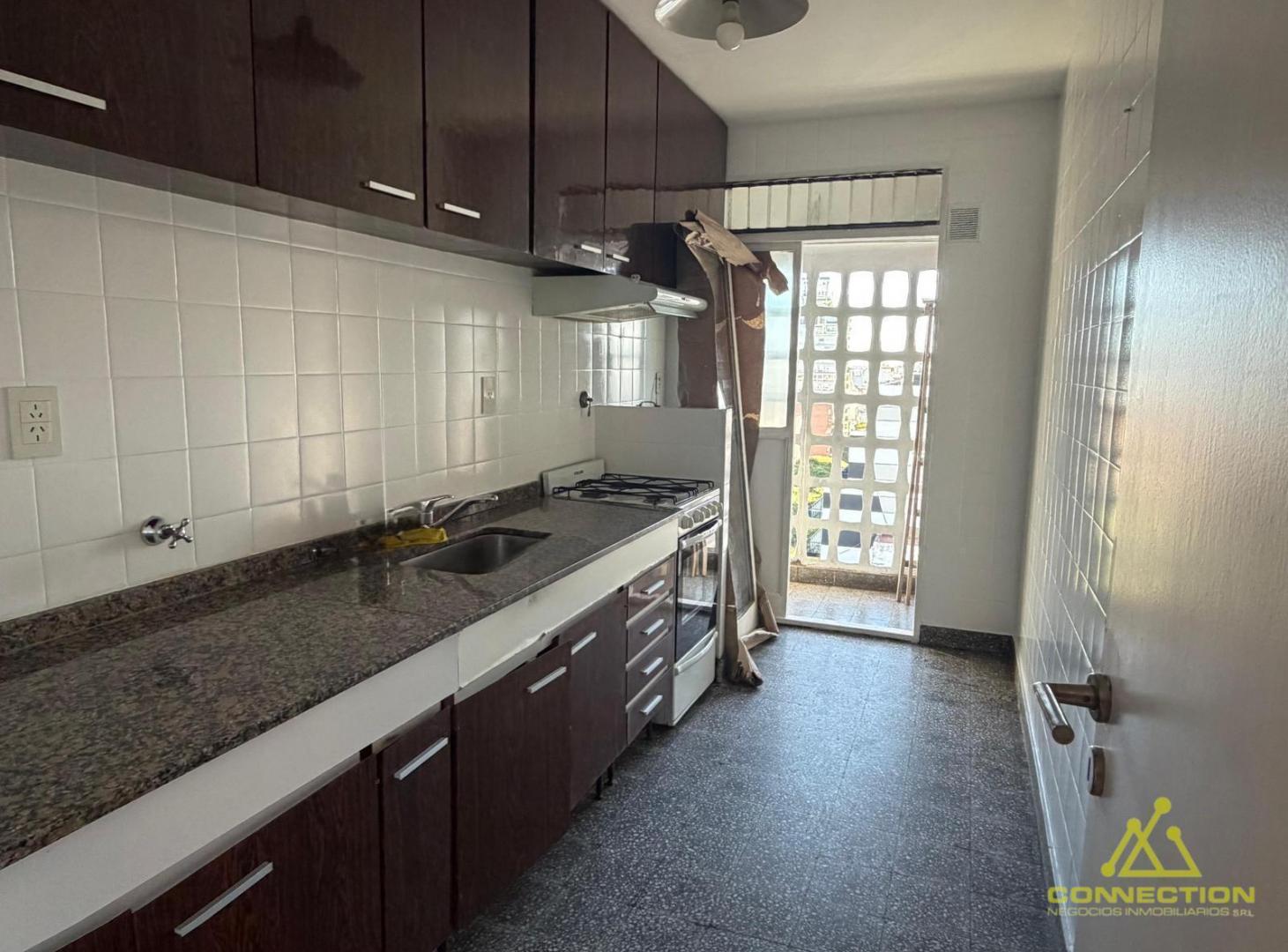 Foto de Departamento 3 ambientes en venta – Caballito Sur – Vista abierta y, imagen 3