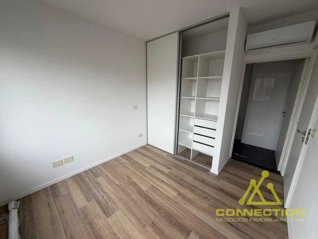 Venta Departamento 2 ambientes habitación en suite y toilette - en  San Jose de Calasanz 4