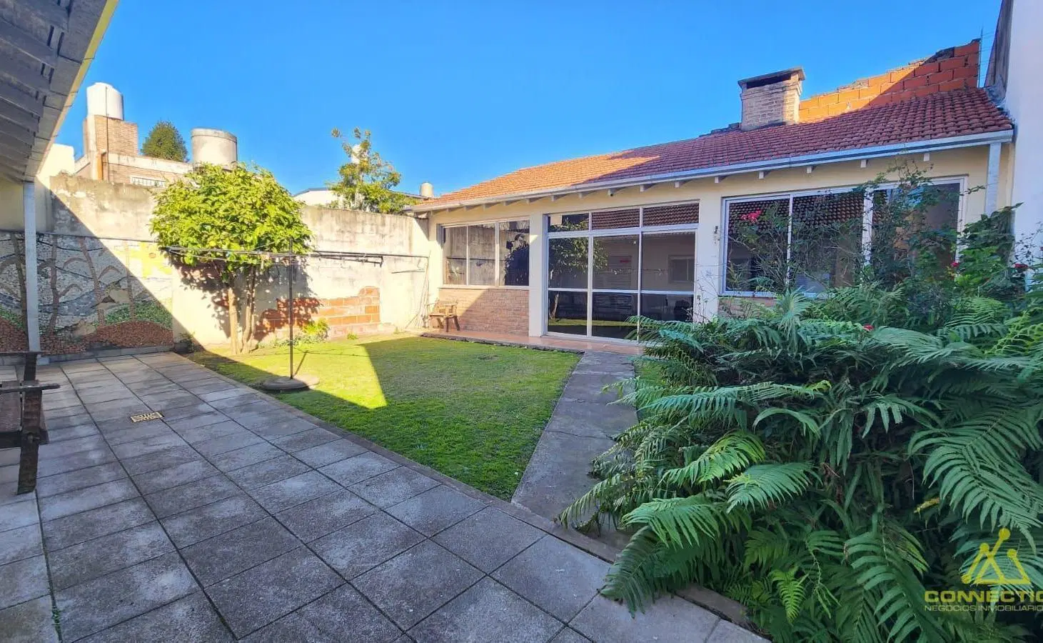 Venta Casa 4 ambientes en Temperley Este. Jardín, Garage, Quincho. Terreno Propio 8