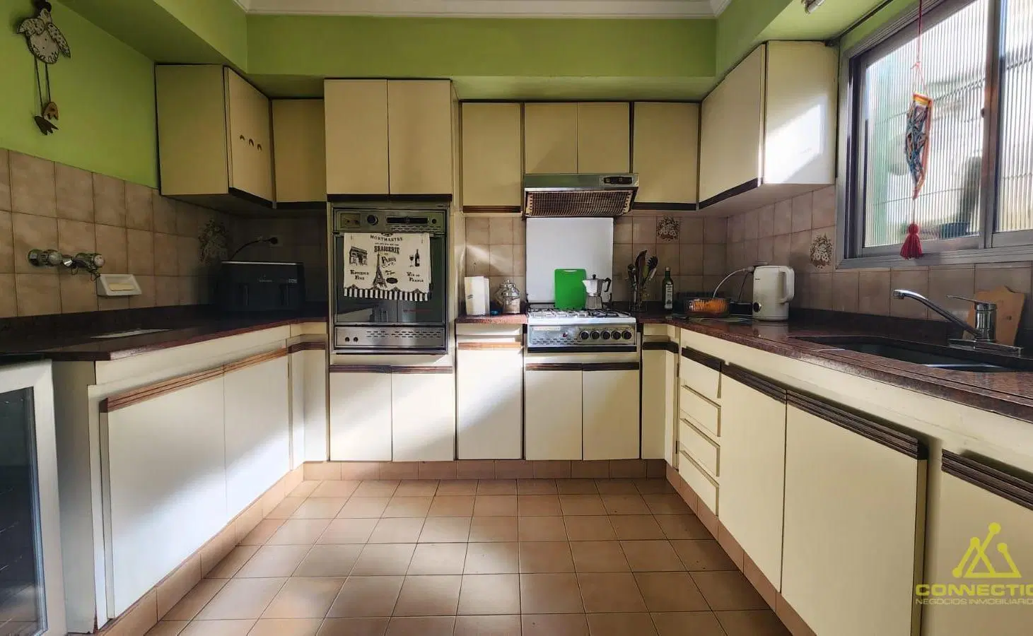 Venta Casa 4 ambientes en Temperley Este. Jardín, Garage, Quincho. Terreno Propio 5