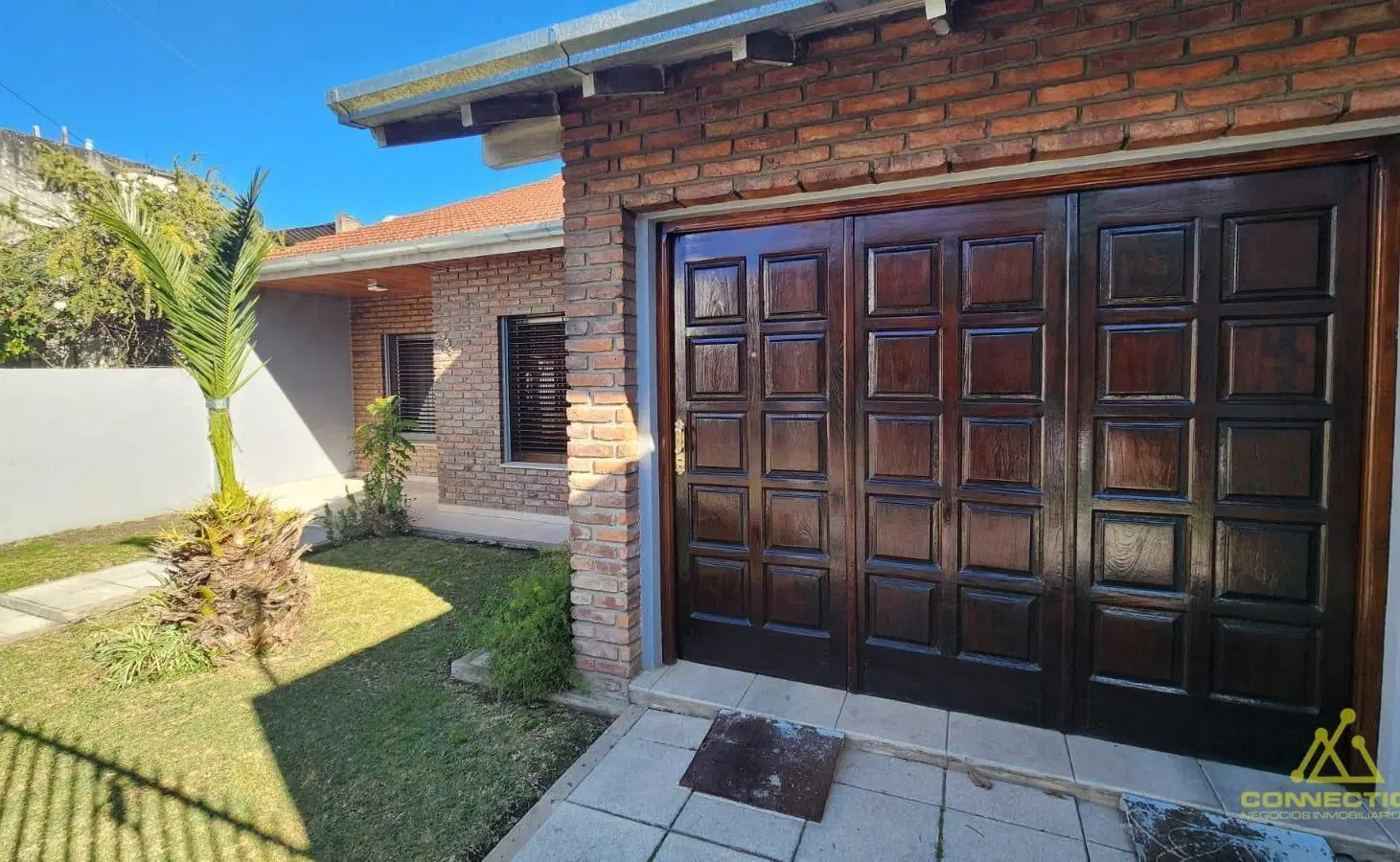 Venta Casa 4 ambientes en Temperley Este. Jardín, Garage, Quincho. Terreno Propio 2