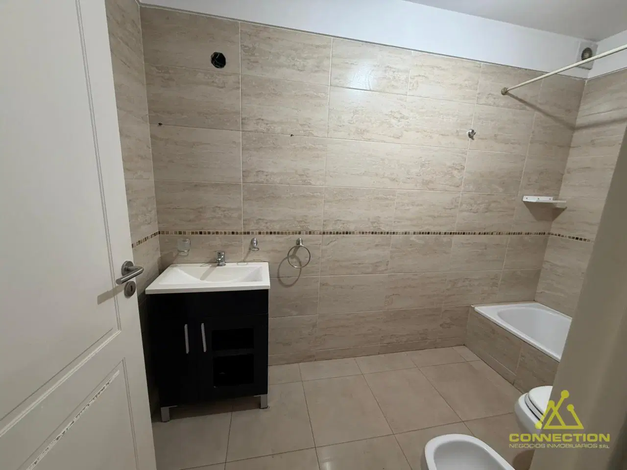 DEPARTAMENTO 1 AMBIENTE EN ALQUILER – CON BALCON Y PLACARD EMPOTRADO - VILLA GRAL. MITRE 5