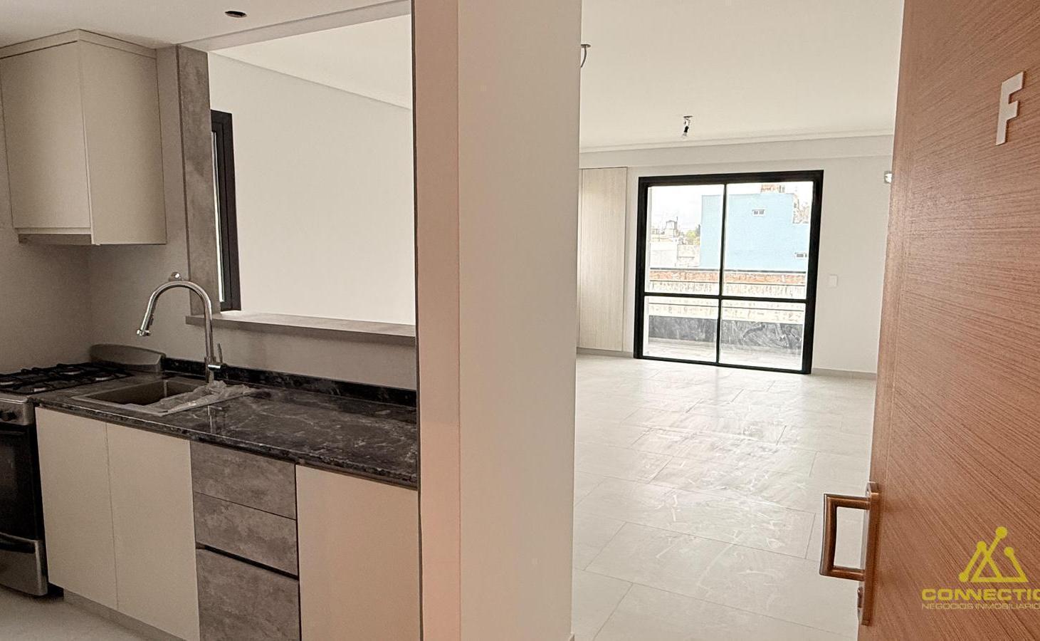 Foto de Venta Departamento 3 ambientes frente a Plaza - Lugano, imagen 2