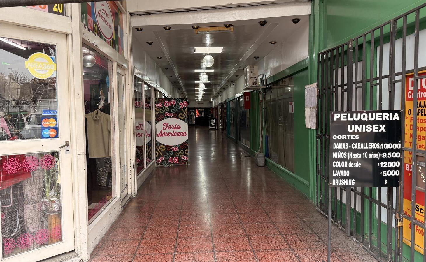 Foto de Alquiler Local dentro de Galeria Comercial - Flores, imagen 5