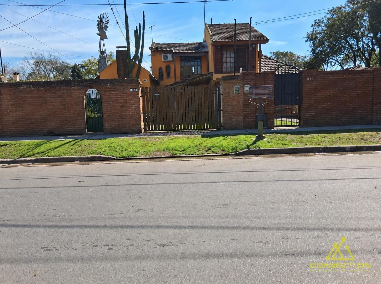 Foto de Casa en Grand Bourg 4 Ambientes con Pileta, imagen 3
