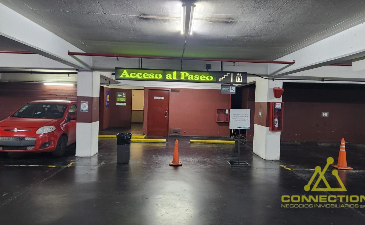 Foto de Venta de Cochera Garage en Monserrat en el Paseo la Plaza, imagen 4
