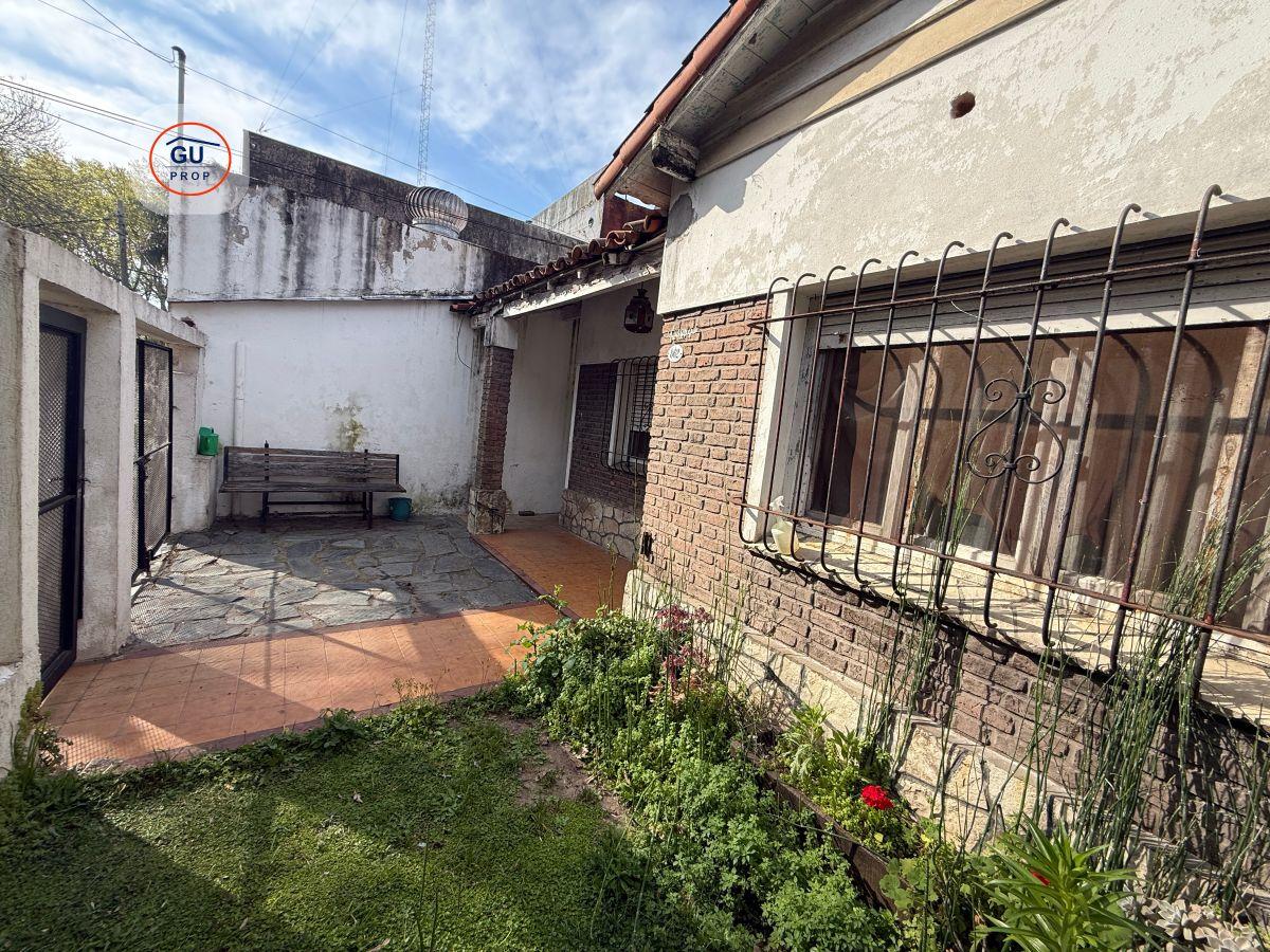 Foto de CASA a refaccionar c/depto, imagen 5