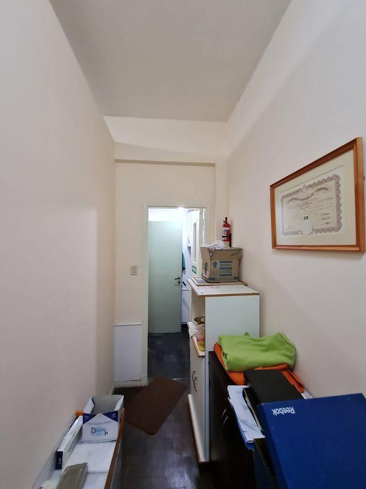 Se Vende Amplia Oficina Céntrica de 2 Esc. SOLO USO COMERCIAL