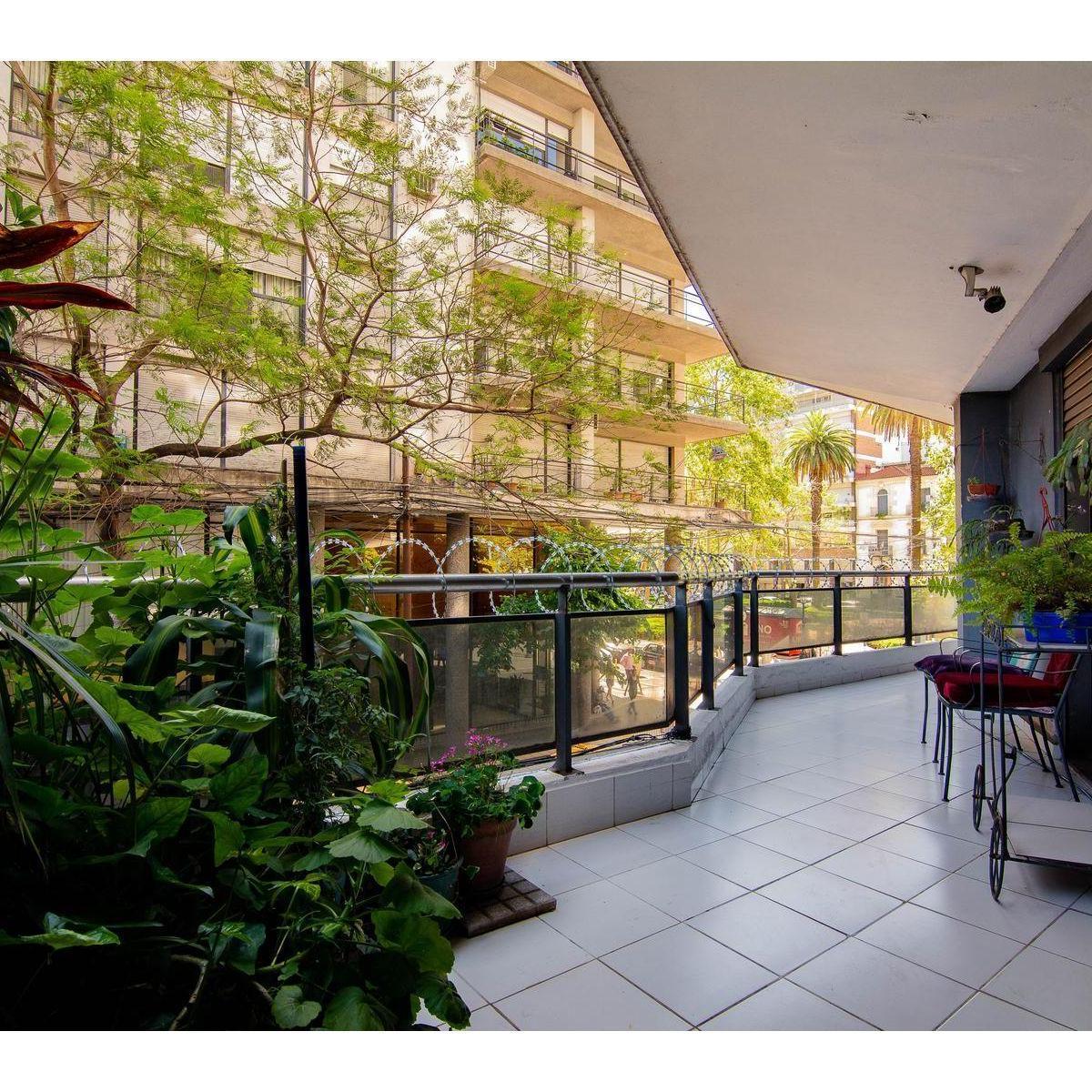 Departamento 4 Dorm. con Cochera en Plaza Pringles 4