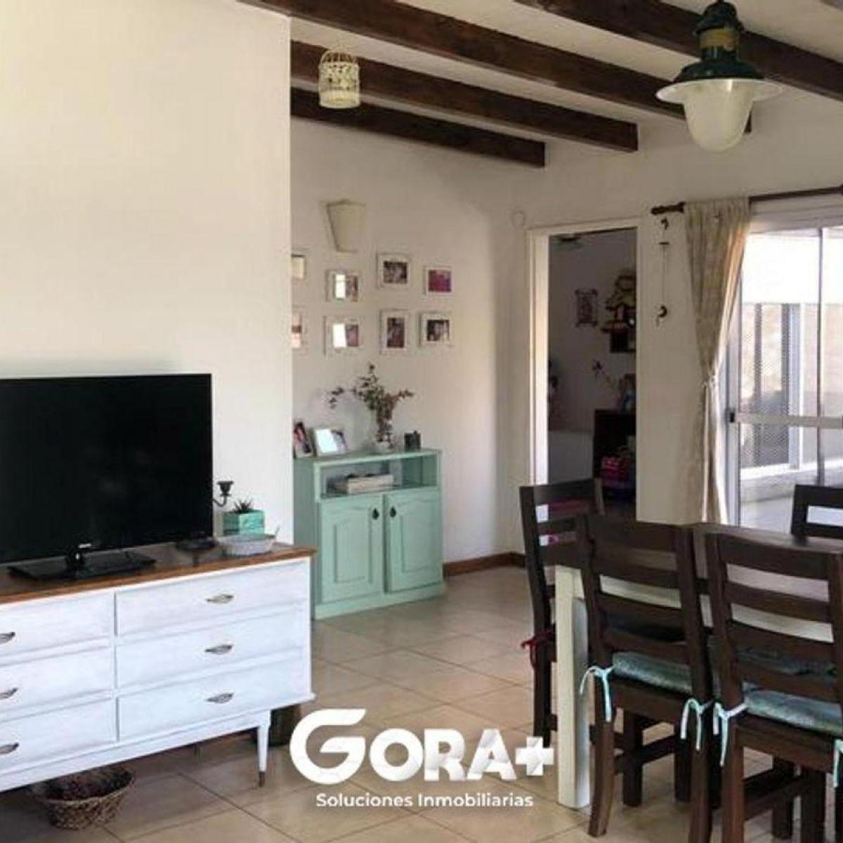 Foto de Casa en planta alta, 3 dormitorios y cochera en arroyito,, imagen 3