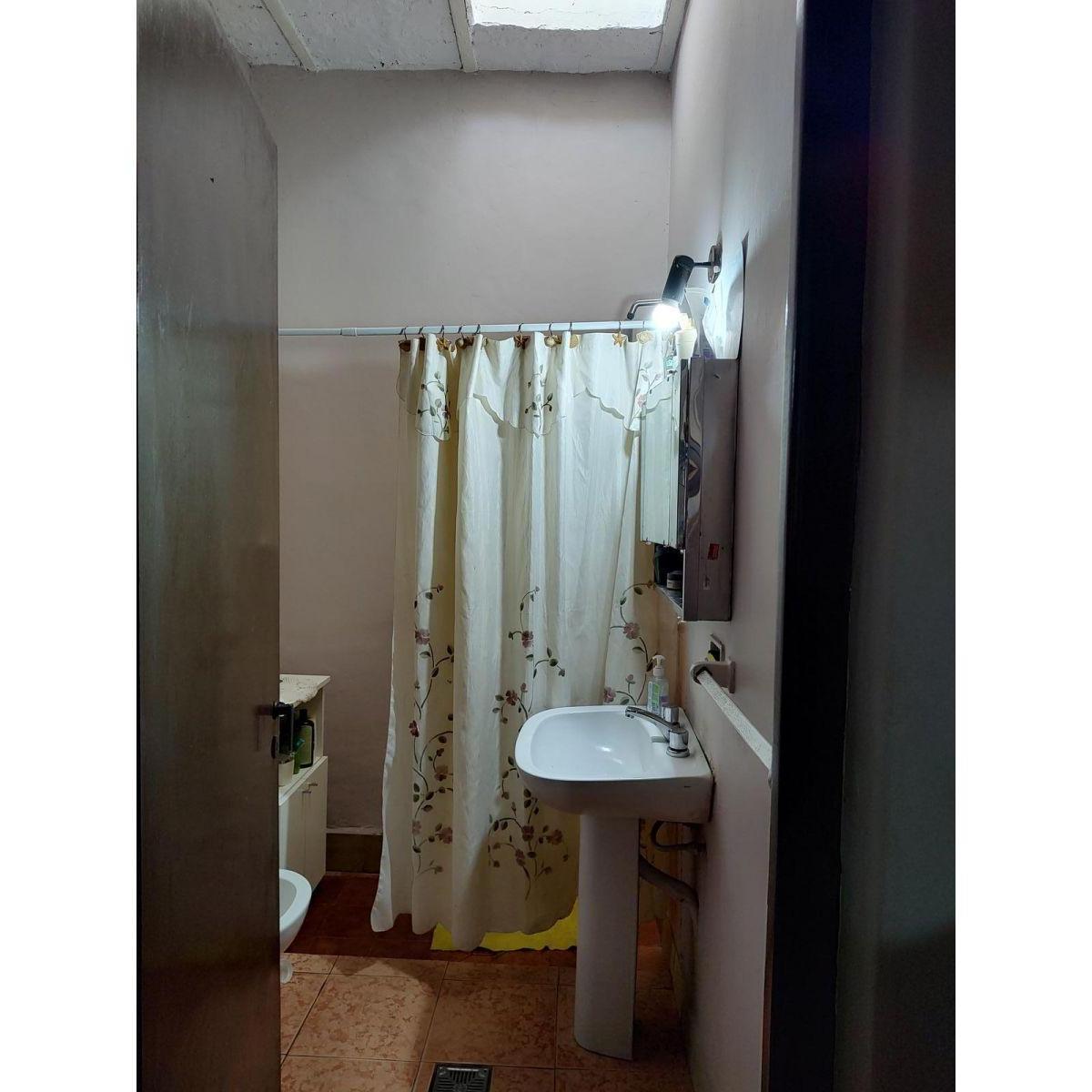 Casa 3 Dormitorios Cochera y Jardin