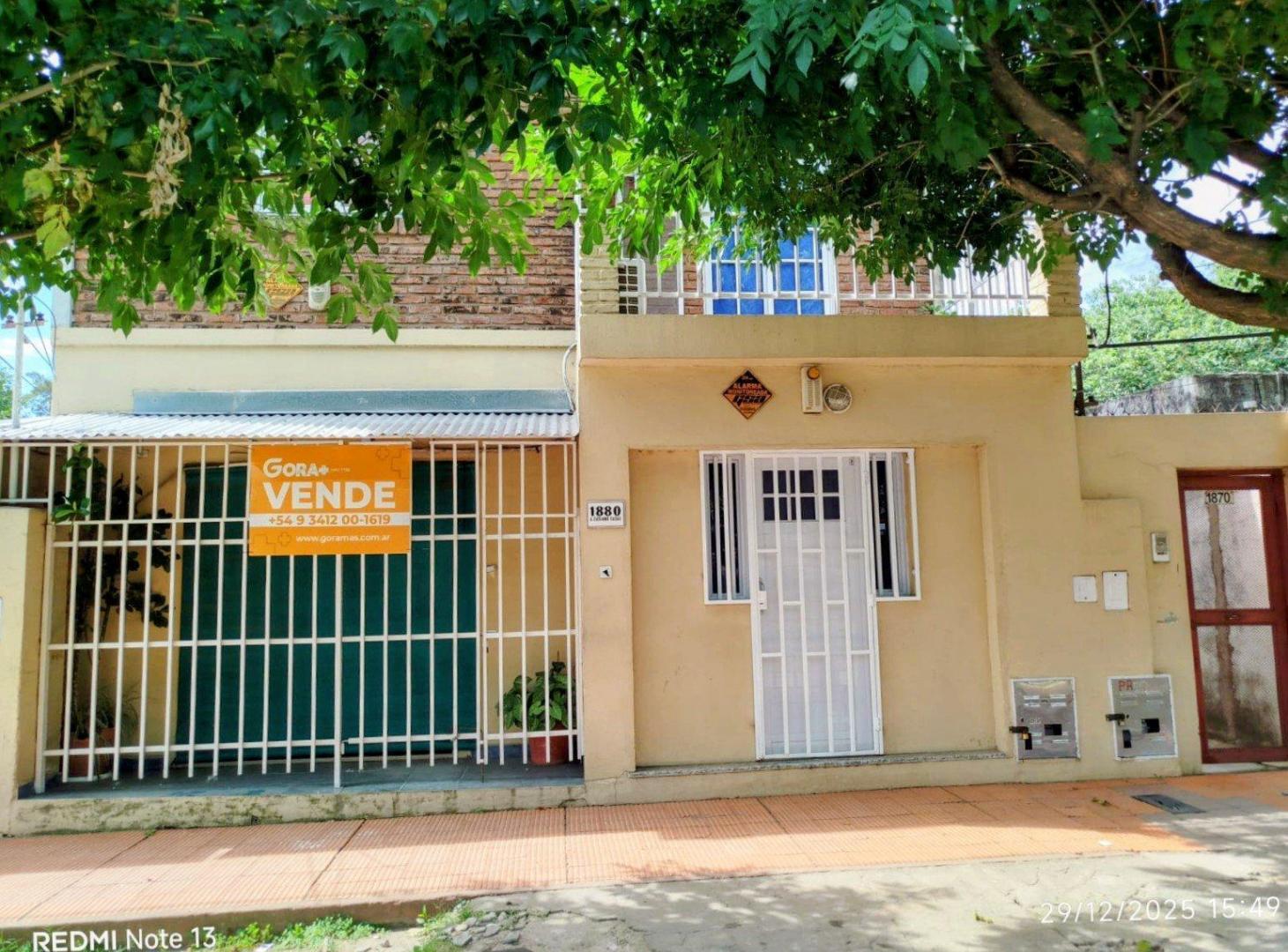 Casa en venta 2 plantas. Av. Casiano Casas 1880