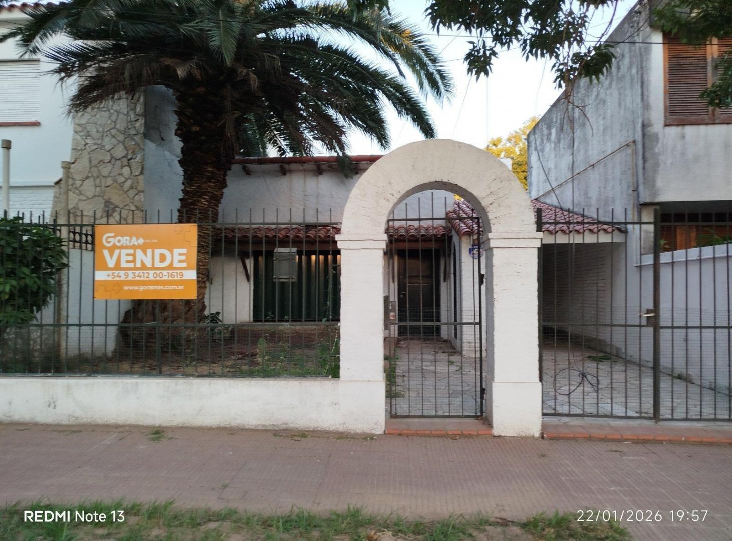 Casa en venta Alberdi 3 dormitorios, acepta permuta
