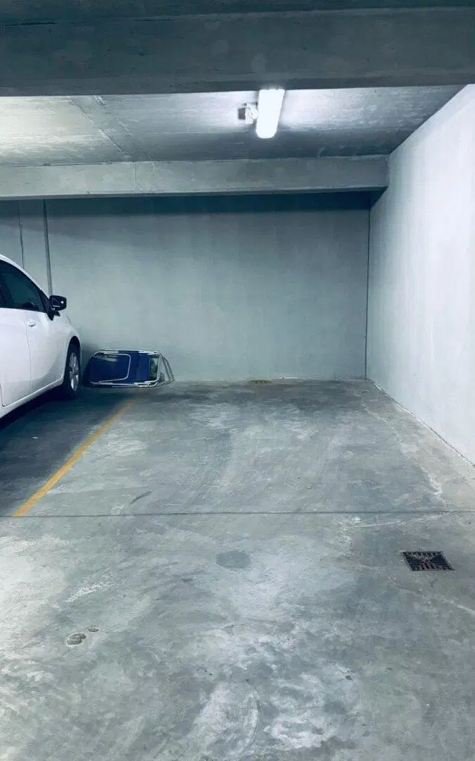 Venta cochera Ov lagos al 500. 3