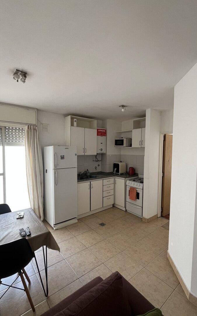 Foto de departamento 1 dormitorio con patio en venta, arroyito, imagen 3