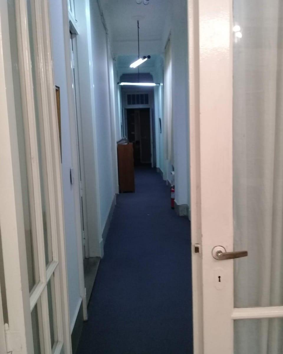 Vendo Oficina o Departamento Comercial. Florida Al 400 4