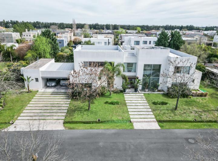 CASA EN VENTA EN EL BARRIO TALAR DEL LAGO 2 | CORREDOR BANCALARI | TIGRE 1