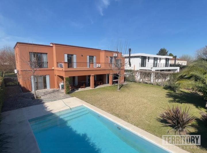 CASA EN VENTA EN EL BARRIO HARÁS SANTA MARÍA, LOMA VERDE, ESCOBAR 1