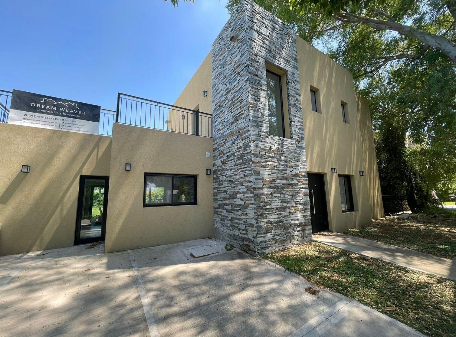 CASA EN VENTA EN EL BARRIO HARAS SANTA MARÍA | ESCOBAR