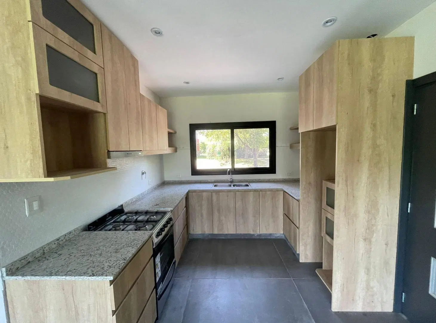 CASA EN VENTA  EN EL BARRIO HARAS SANTA MARÍA | ESCOBAR 3