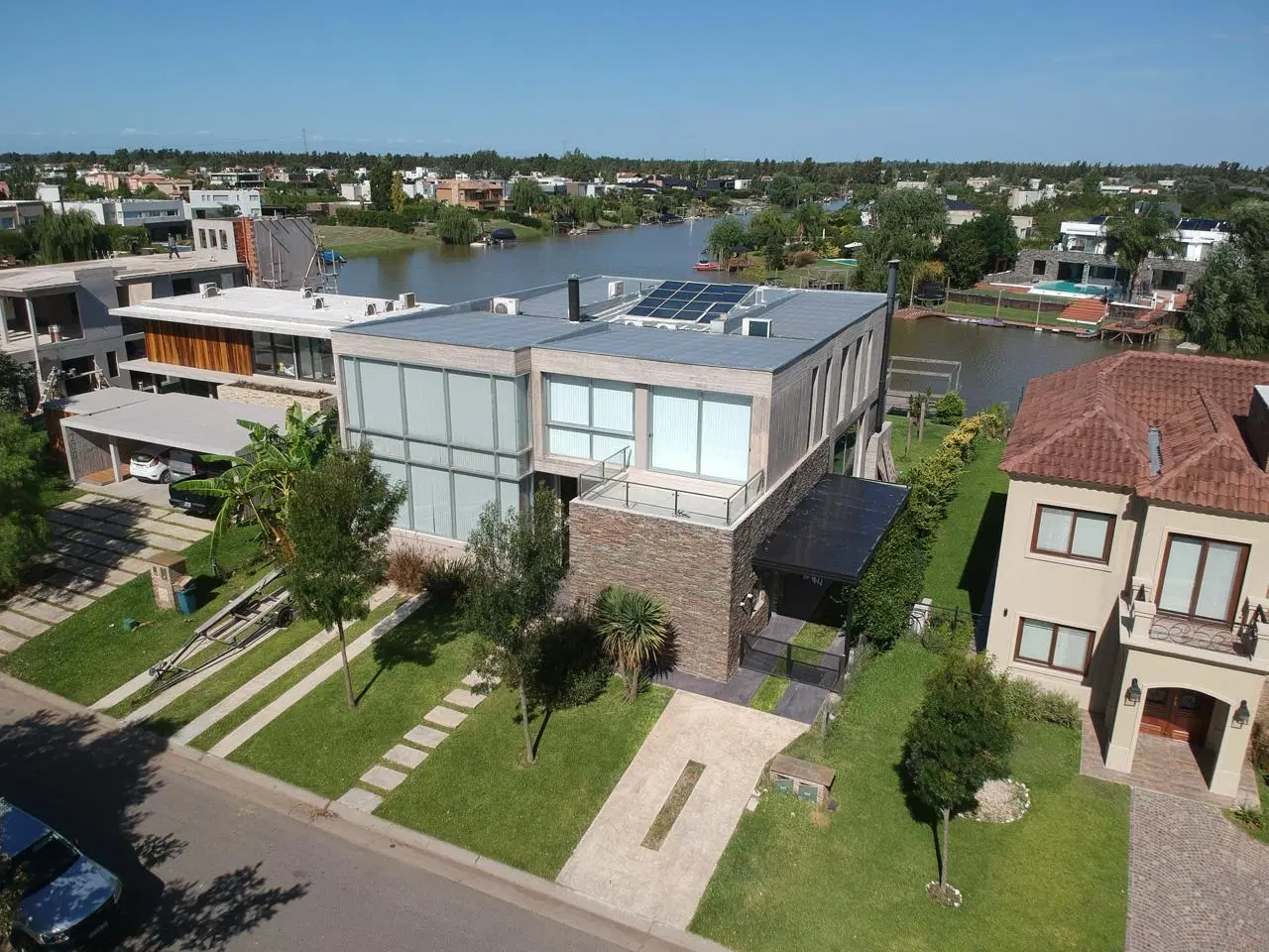 CASA EN VENTA AL RÍO EN EL BARRIO SAN MARCO, VILLA NUEVA, TIGRE 4