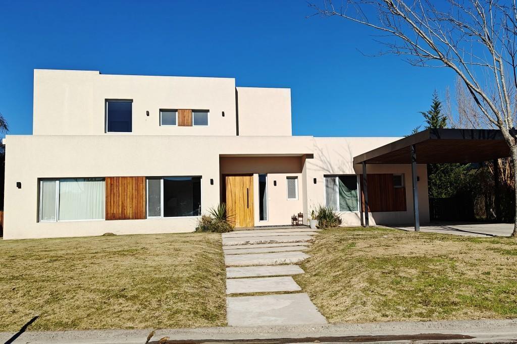 CASA EN VENTA EN EL BARRIO SAN MATÍAS , ESCOBAR