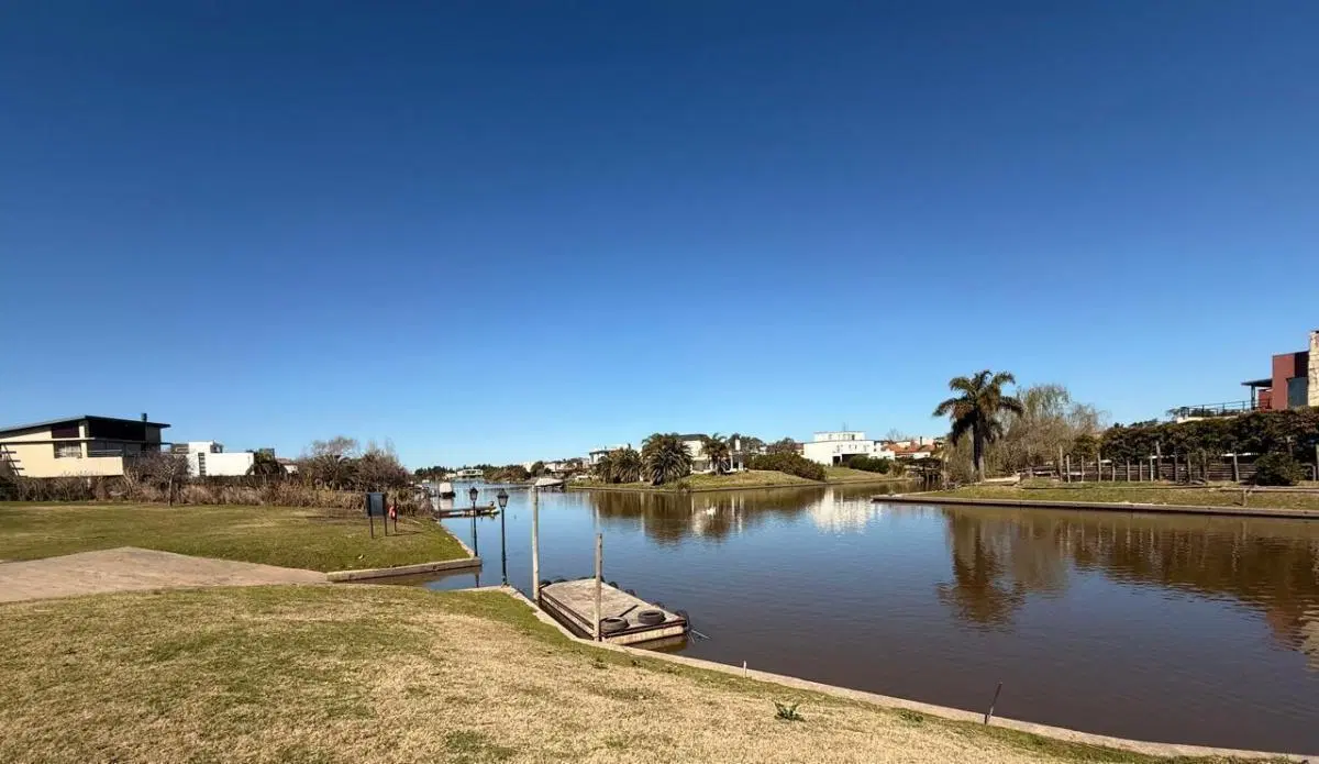 LOTE  AL RÍO EN VENTA EN BARRIO SAN BENITO, VILLA NUEVA, BARRIO NÁUTICO, TIGRE 2