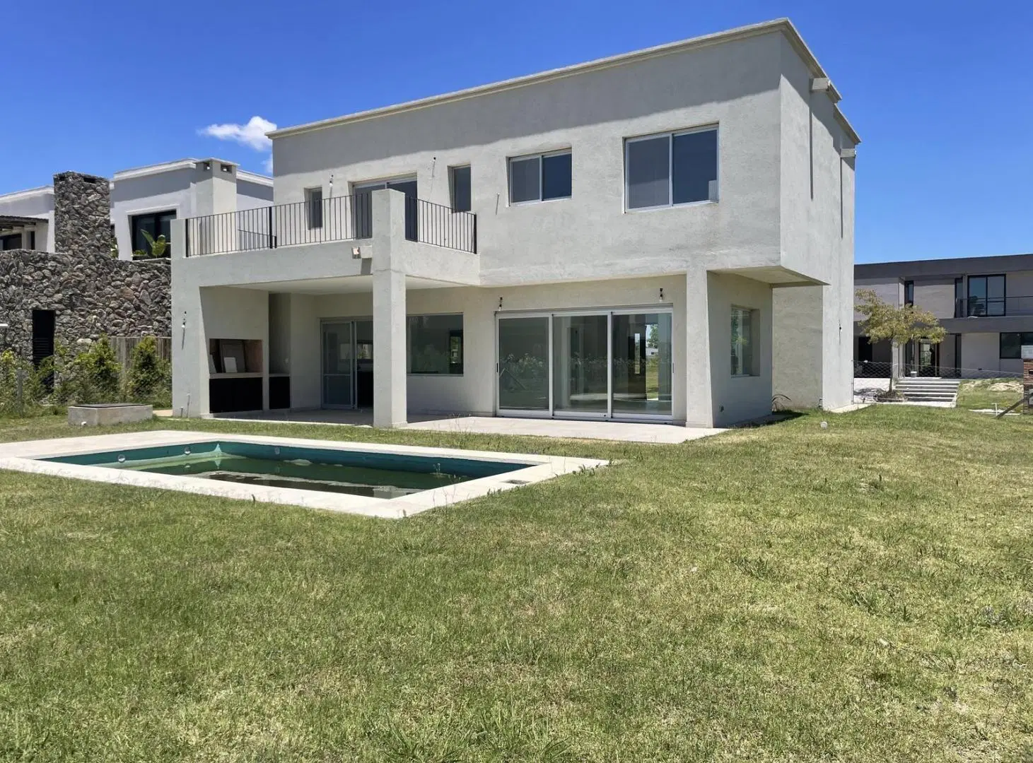 CASA EN VENTA EN EL BARRIO RIBERAS, PUERTOS DEL LAGO, ESCOBAR 3