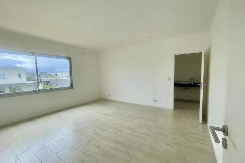 CASA EN VENTA EN EL BARRIO CARPINCHOS, NORDELTA, TIGRE 2