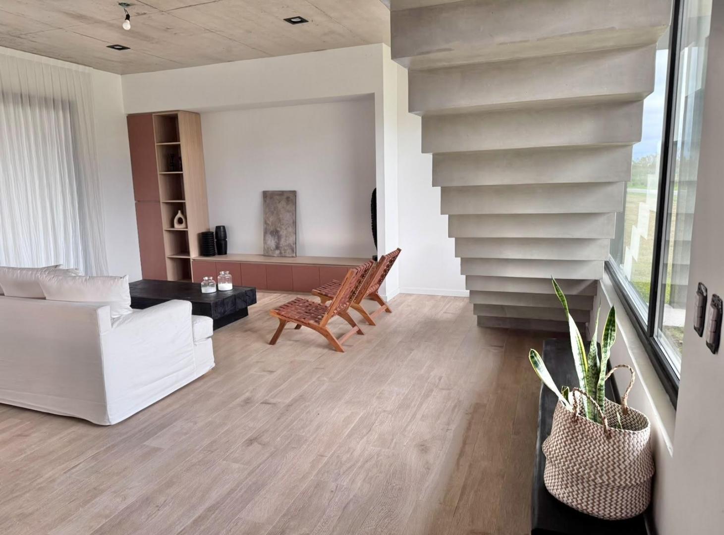 CASA EN VENTA EN PUERTOS DEL LAGO EN BARRIO AMARRAS, ESCOBAR