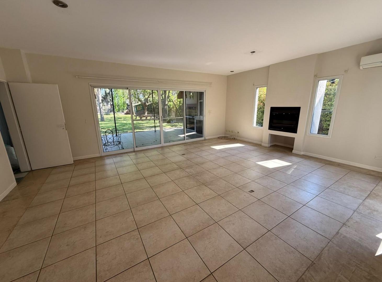 Foto de CASA EN VENTA EN EL BARRIO SANTA CATALINA, VILLANUEVA, TIGRE, imagen 4