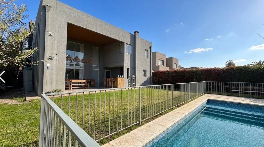 Foto de CASA EN ALQUILER TEMPORARIO EN BARRIO LA COMARCA | BANCALARI, imagen 1