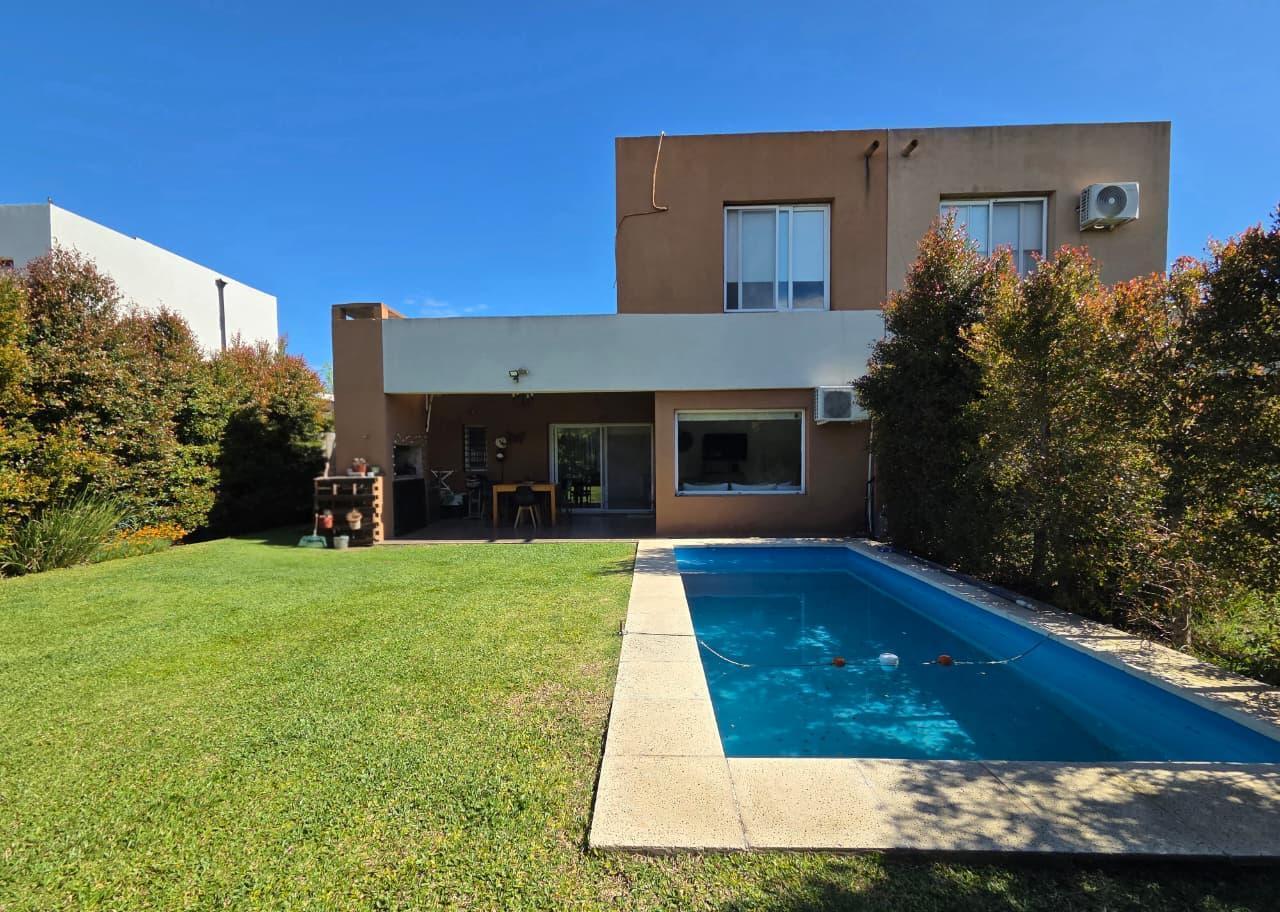 Foto de CASA EN VENTA EN CASAS DE SANTA MARÍA | VILLA NUEVA EN TIGRE, imagen 1