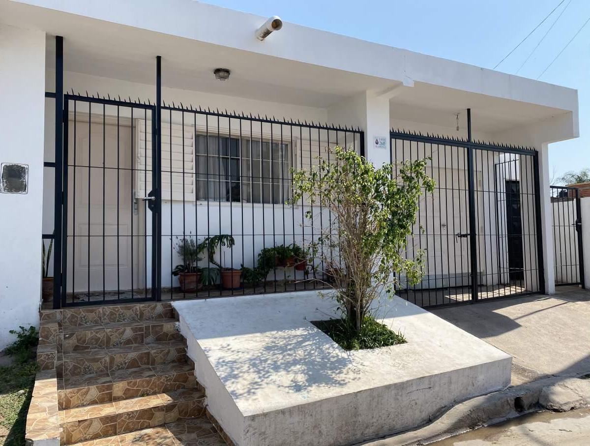 Casa en Venta 2 dormitorios en Barrio General Pueyrredon - Con Renta