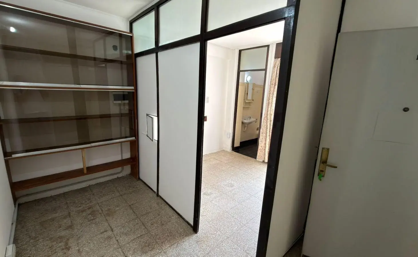 Oficina en alquiler en Duarte Quiros 545 - Edificio El Foro 2