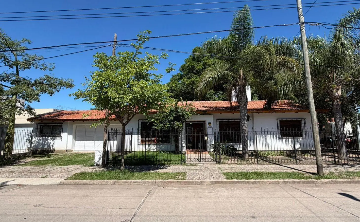 Casa en alquiler 3 dormitorios en Granja de Funes - Pileta - Quincho - Cochera x 2 4
